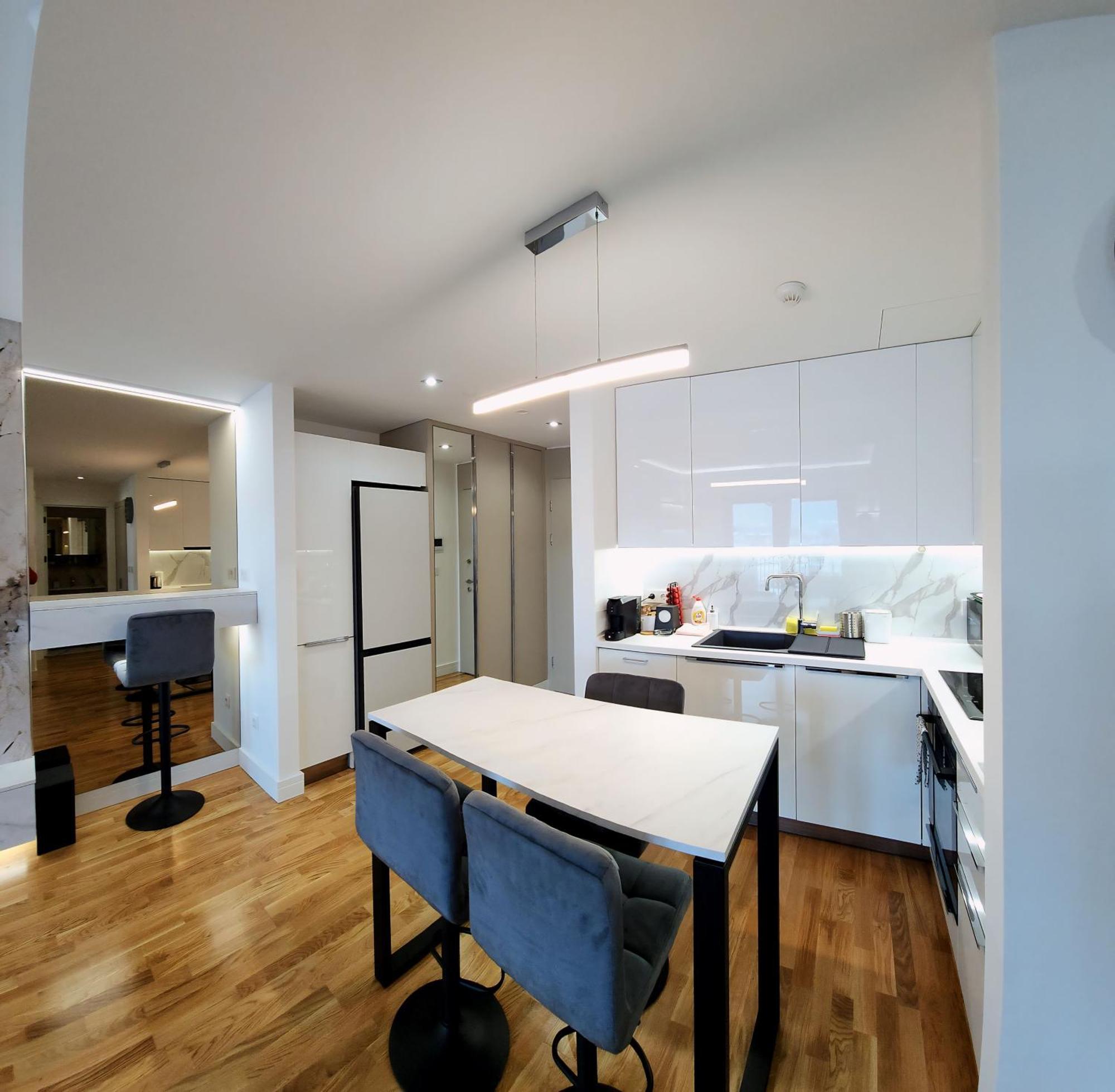 Diamond Residences 10Th Fl. Lux Apt. W/ City View سكوبجي المظهر الخارجي الصورة